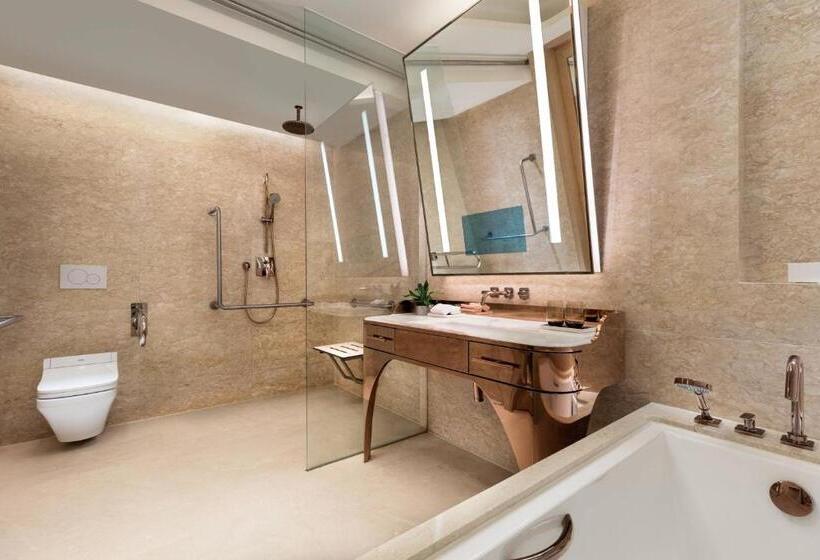 اتاق دلوکس با تخت کینگ و چشم‌انداز شهر, Jw Marriott Hotel Macau