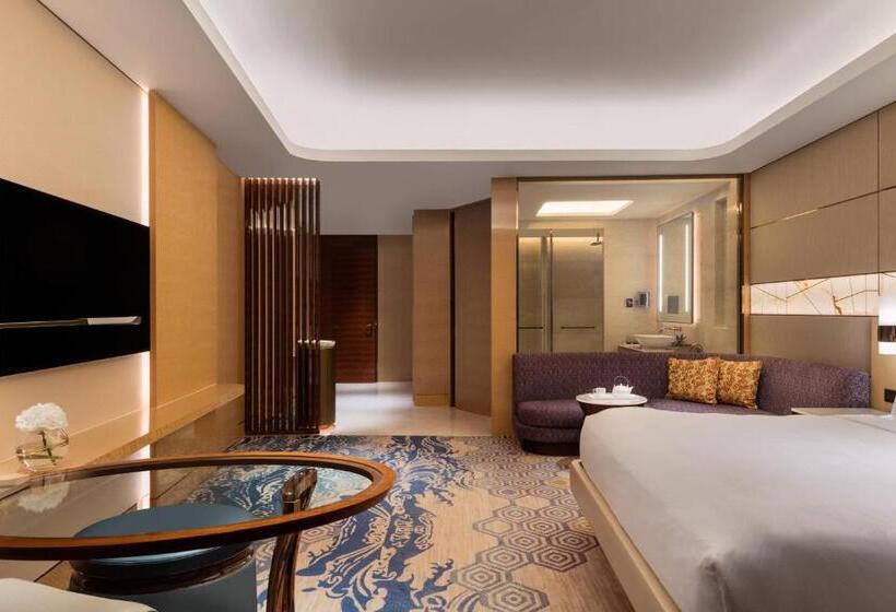 اتاق دلوکس با تخت کینگ و چشم‌انداز شهر, Jw Marriott Hotel Macau