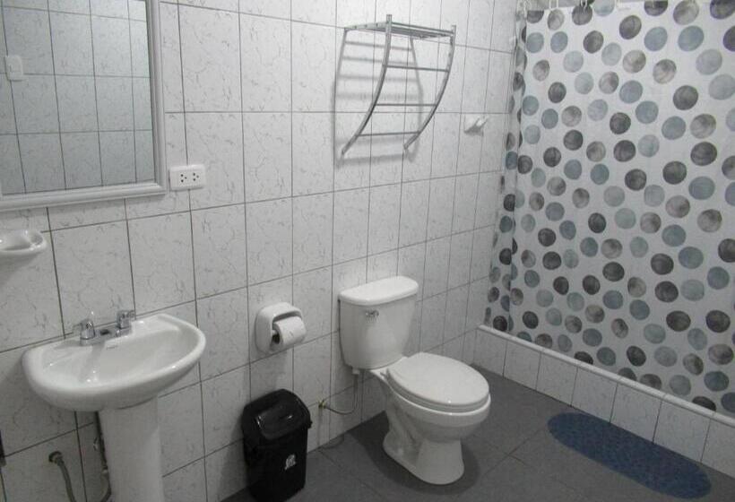 스탠다드 트리플 룸, Kurmi Hostel Lima Airport