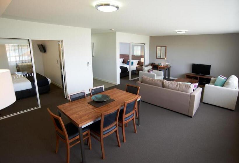 带2个卧室的公寓, Quest Dubbo