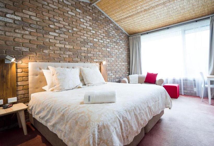 스위트 킹사이즈 침대, Farnham Court Motel And Restaurant