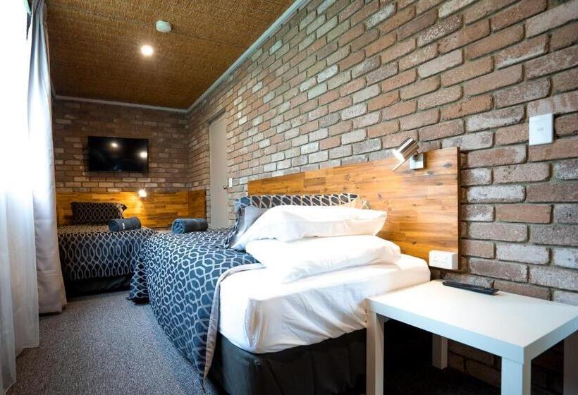패밀리 스위트, Farnham Court Motel And Restaurant