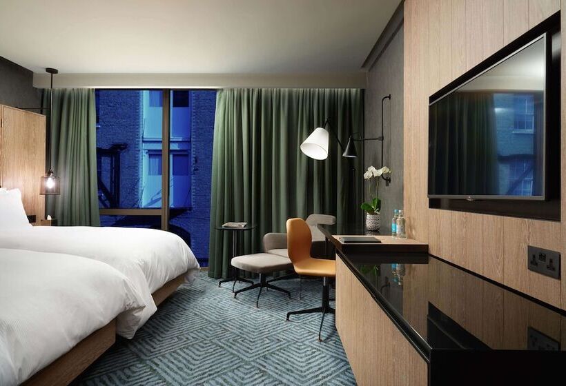 Номер Deluxe, Hilton London Bankside