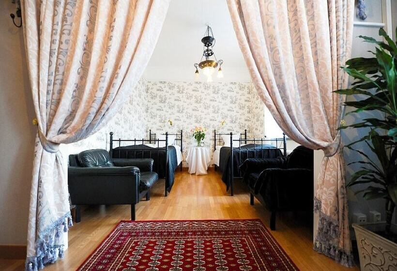 غرفة قياسية, L Lacko