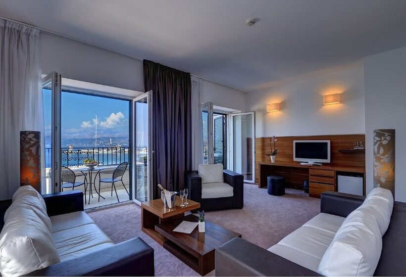 Family Suite, Lipa