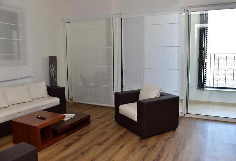 Family Suite, Lipa