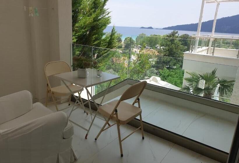家庭间, Mare Monte Small Boutique