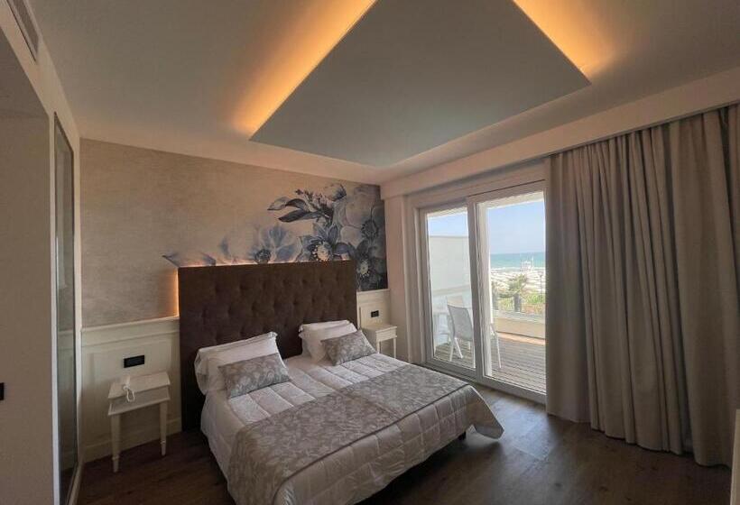 Номер Deluxe Вид на Море, Park Hotel Cellini
