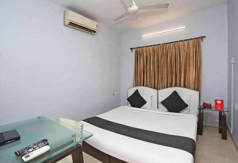 디럭스 룸, Next Generation Guest House Block Bl Plot No 135