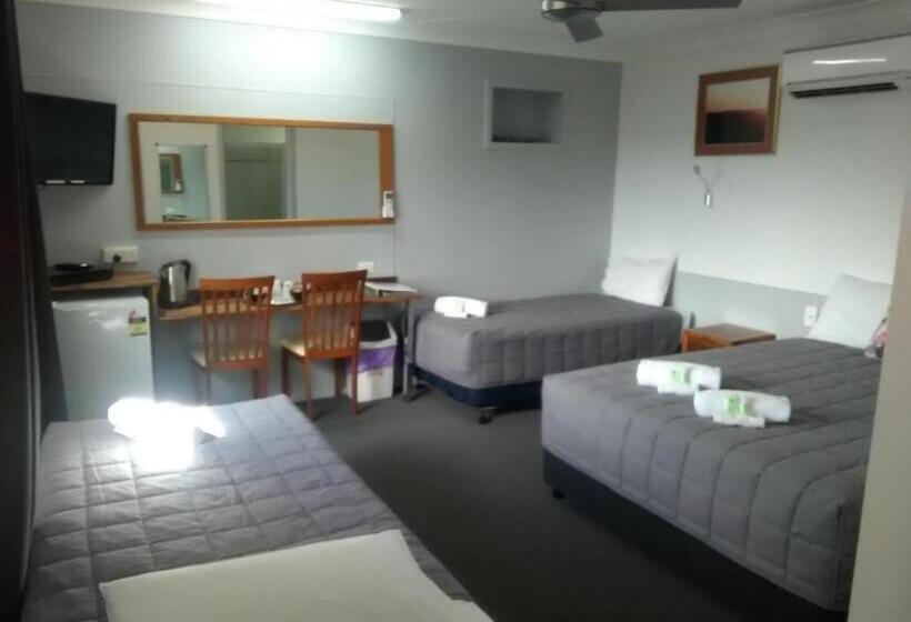 Семейный Номер, Civic Motel Grafton