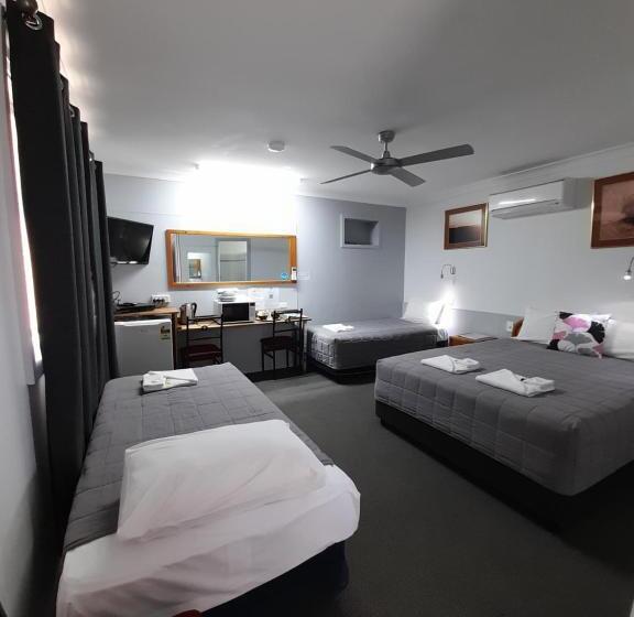 Семейный Номер, Civic Motel Grafton