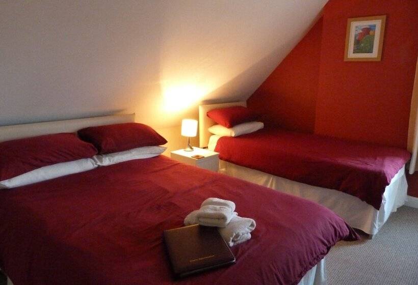 Семейный Номер, Railway Inn