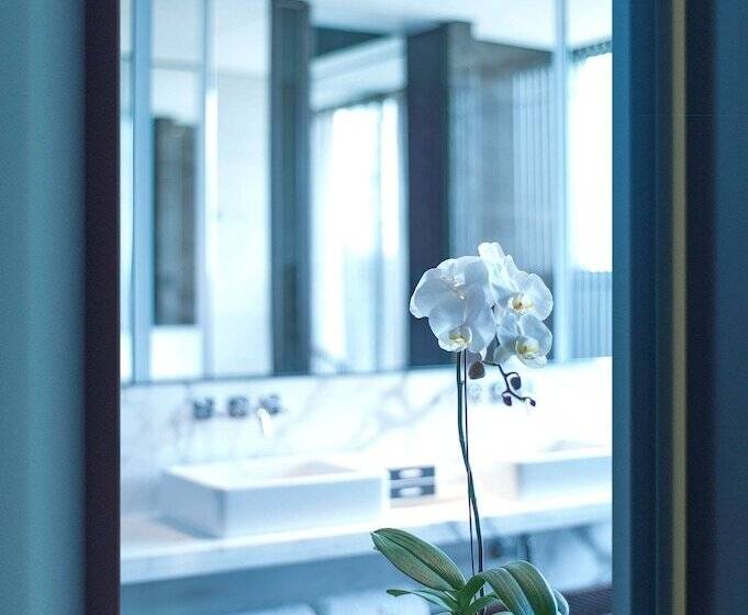 Студия Стандарт, Nuo Hotel Beijing