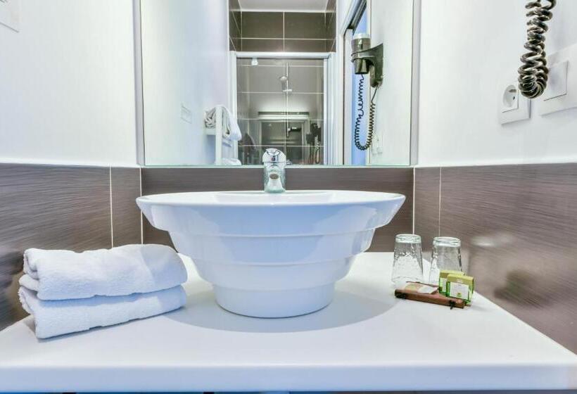 Номер Стандарт Внутренний, Logis Hôtel & Restaurant La Villa Bleue