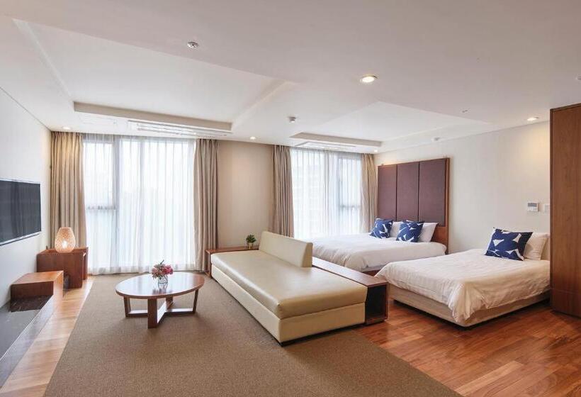 Family Suite, The Island Blue