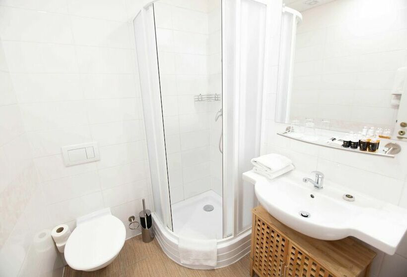 اتاق استاندارد چهار تخته, Wenceslas Square Hotel   Czech Leading Hotels