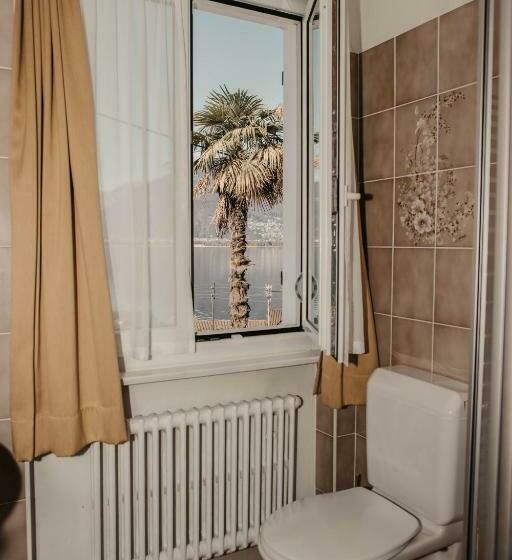 Номер Стандарт Вид на Озеро, Albergo Ristorante Al Portico