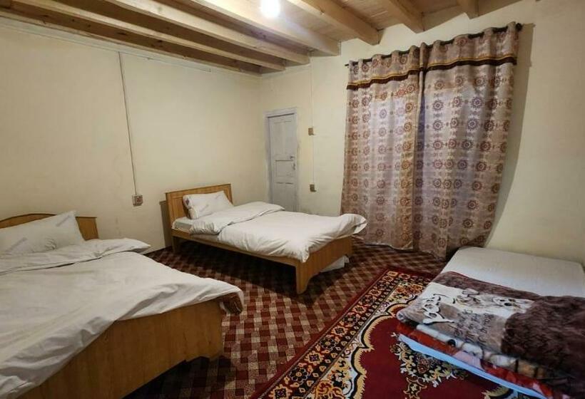 اتاق لوکس سه تخته, Karakorum Family Guest House Hunza