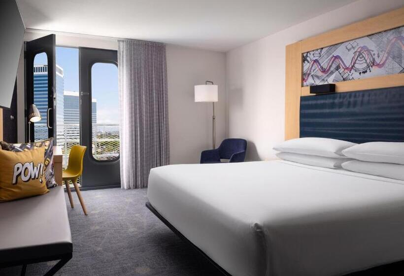 장애인을 위한 킹사이즈 침대 스탠다드 룸, Aloft El Segundo  Los Angeles Airport