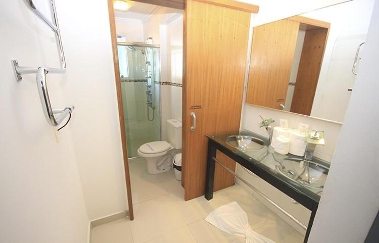 디럭스 스위트, Emirates Hotel & Suites