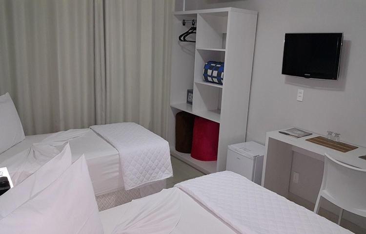 디럭스 트리플 룸, Emirates Hotel & Suites