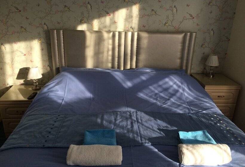 חדר סופריור, The Haldon Guest House