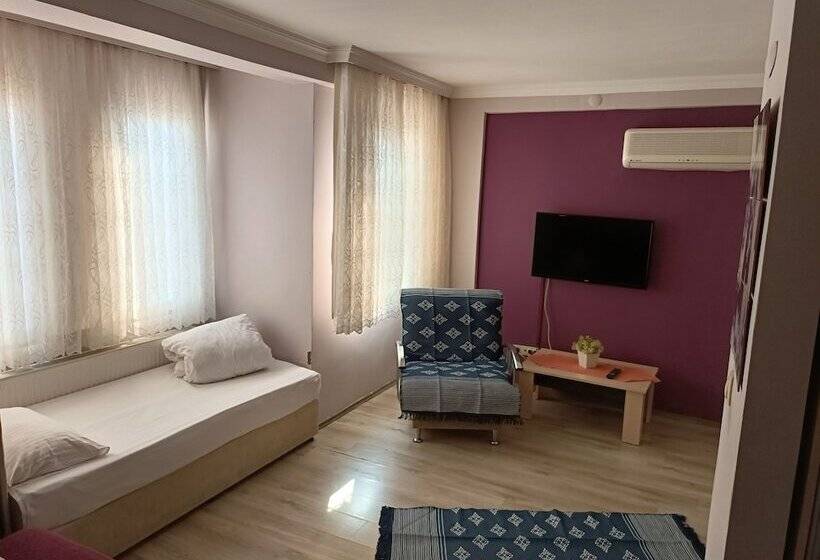 استودیوی استاندارد, The City Residence