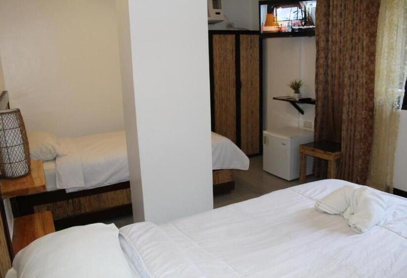 اتاق لوکس سه تخته, Bamboo Beach Resort & Restaurant