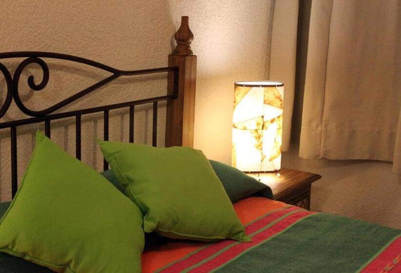 Deluxe Suite King Bed, La Villa Real