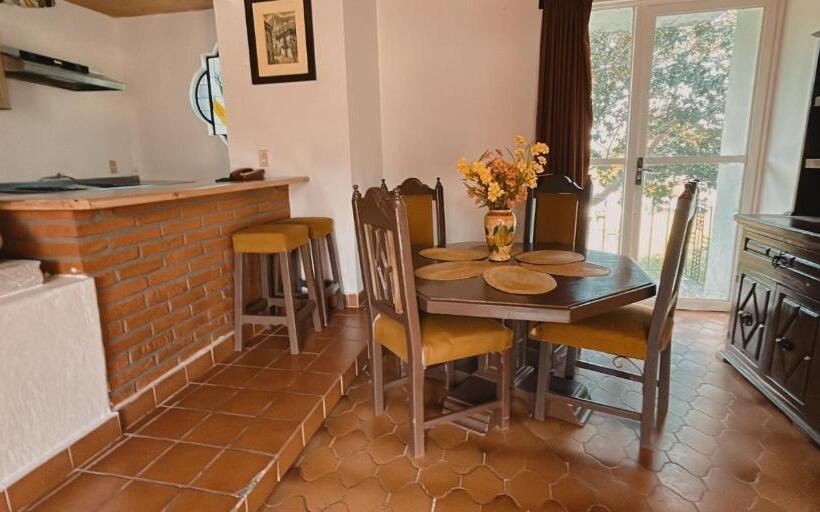 Апартаменты 2 Спальни, Villas De La Montana