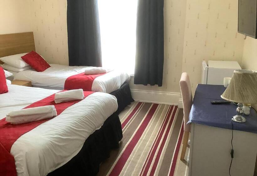 Семейный Номер, Tuxford House