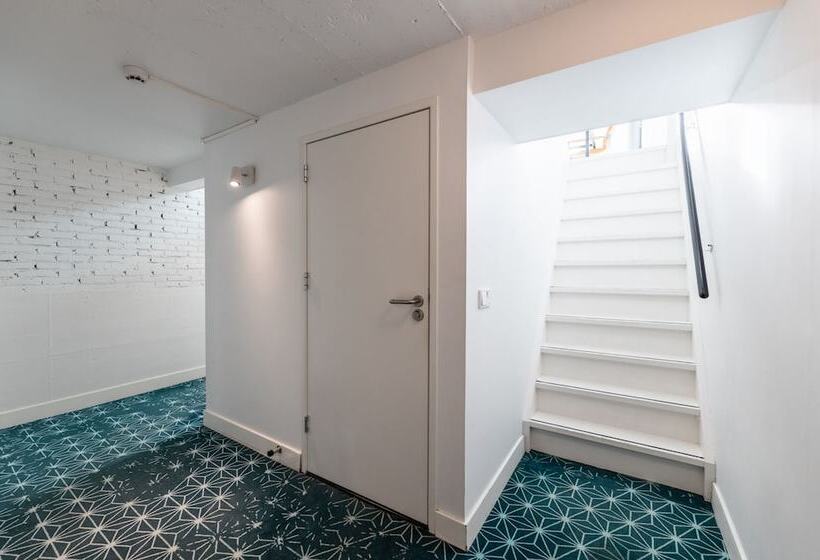 2 Bedroom Family Apartment, Yays Amsterdam Salthouse Canal By Numa