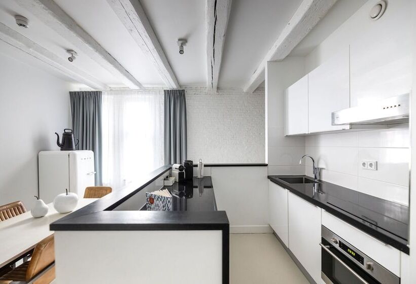 2 Bedroom Family Apartment, Yays Amsterdam Salthouse Canal By Numa