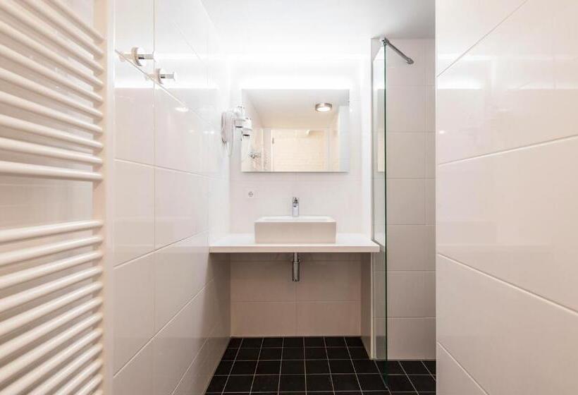 1 Bedroom Comfort Apartment, Yays Amsterdam Salthouse Canal By Numa