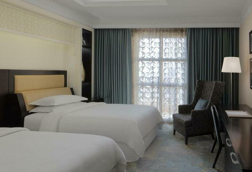 Номер Deluxe Вид на Город, Sheraton Sharjah Beach Resort And Spa