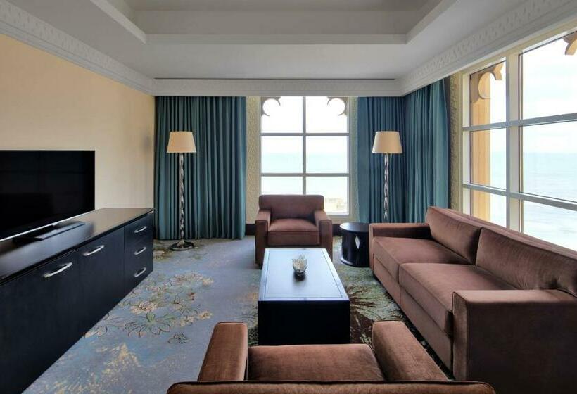 Люкс Клуб, Sheraton Sharjah Beach Resort And Spa