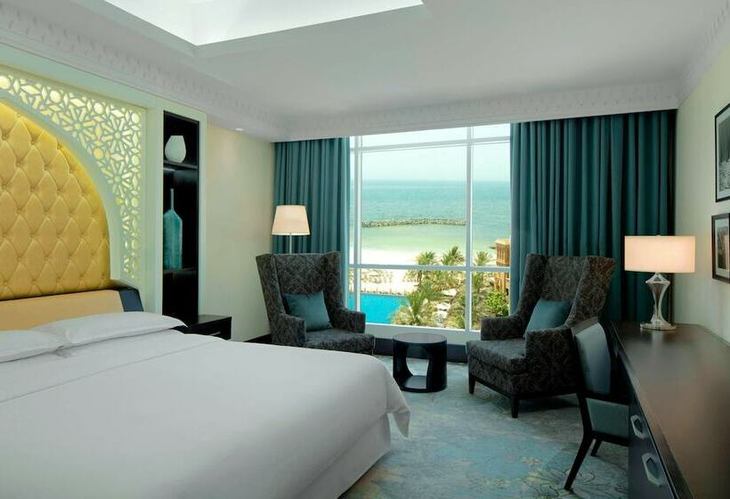 Люкс Клуб, Sheraton Sharjah Beach Resort And Spa