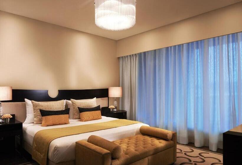 اتاق دلوکس با تخت کینگ و چشم‌انداز شهر, Taj Santacruz