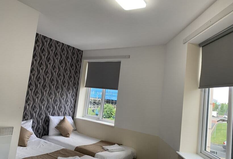 Семейный Номер, Imperial Salford