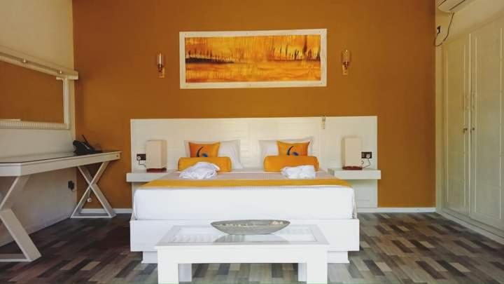 اتاق لوکس, Blue Waves Kite Surfing Beach Resort