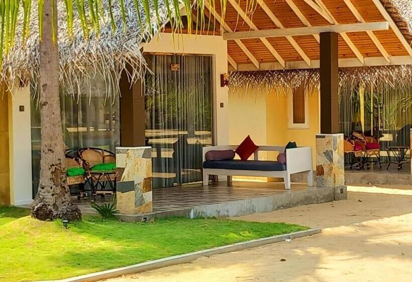 اتاق لوکس, Blue Waves Kite Surfing Beach Resort
