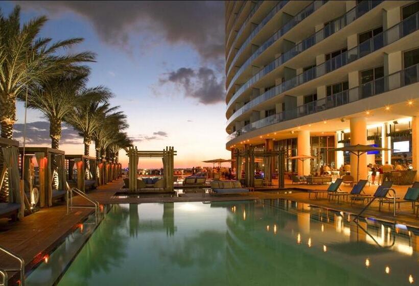 آپارتمان 1 خوابه با تراس, Modern Beachfront Condo With Stunning Ocean View