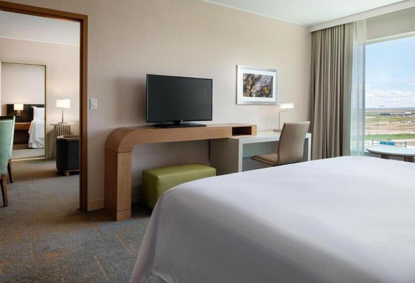 Люкс Deluxe 2 Спальни, The Westin Denver International Airport