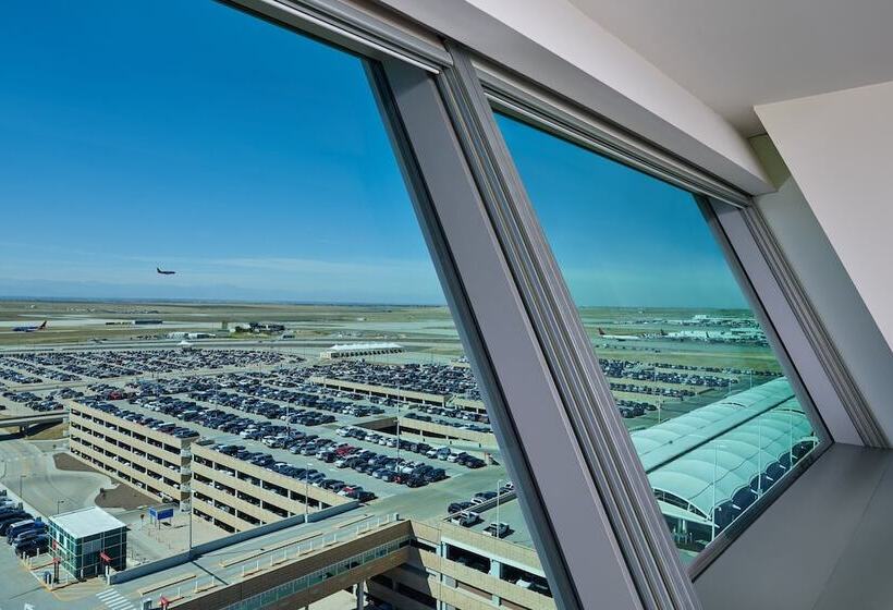 Номер Deluxe, The Westin Denver International Airport