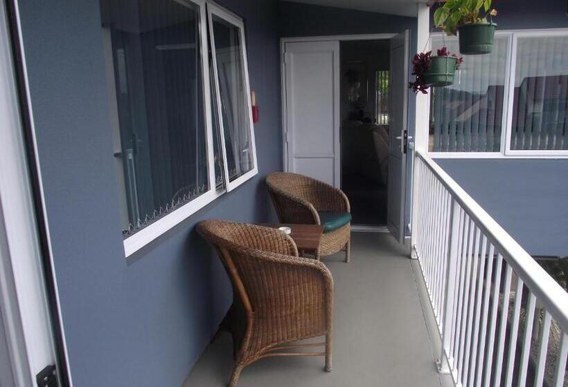 Студия Стандарт, Avenue Heights Motel