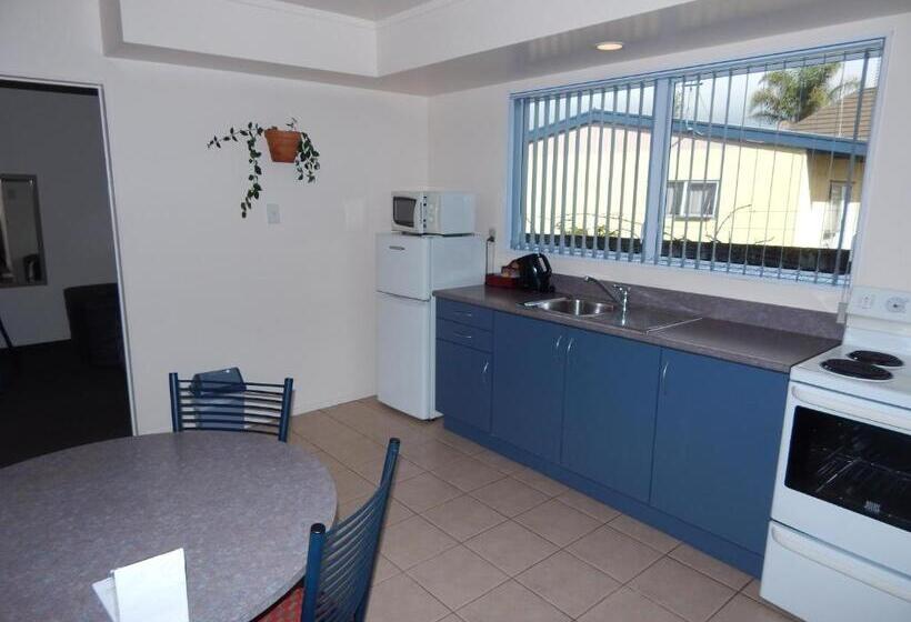 Апартаменты 2 Спальни, Avenue Heights Motel