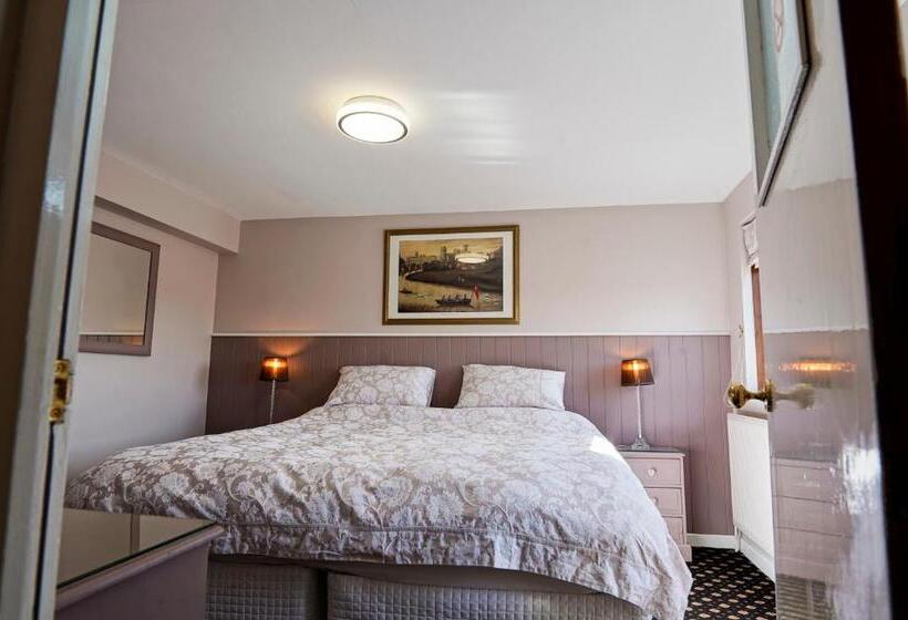 스탠다드 룸 킹사이즈 침대, Quilt And Croissants Guest House