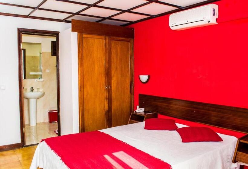 سوییت با چشم‌انداز دریا, Apart Hotel Avenida