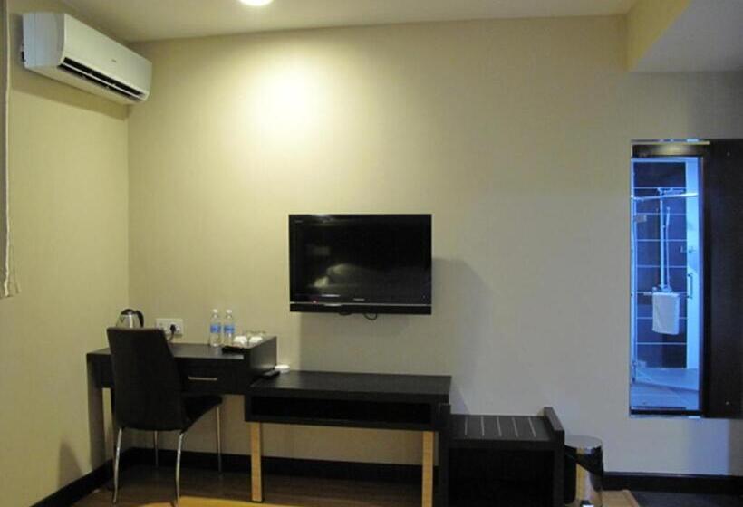 Quarto Estandar, Labuk