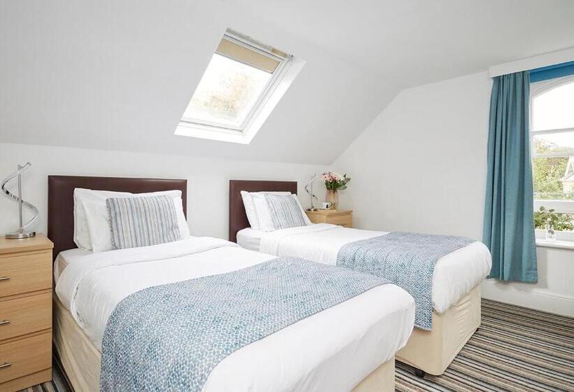 Номер Стандарт, Luccombe Manor Country House